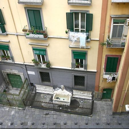 Al Centro E Meglio B&B Naples Exterior photo