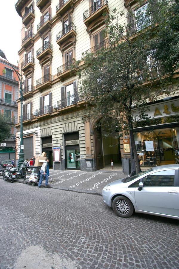 Al Centro E Meglio B&B Naples Exterior photo